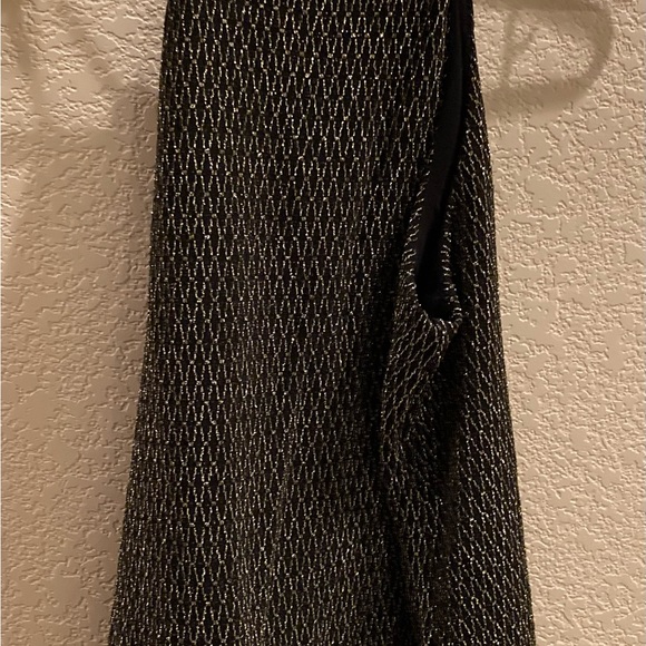 Guess women’s halter tank, choice of two colors: red or gold, size small, NWOT - Picture 9 of 16